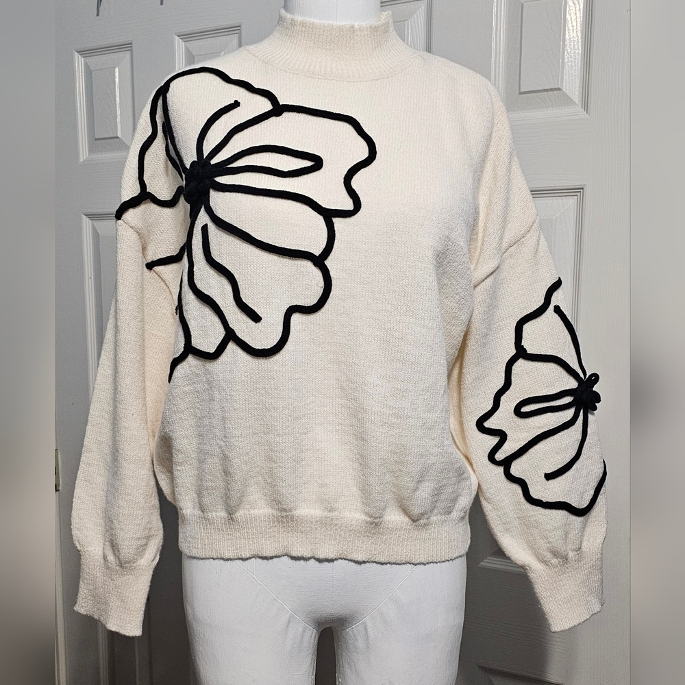 New Floral Pattern Mock Neck Long Sleeve Knitted Sweater Medium
